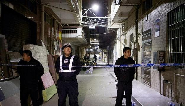 東莞一出租屋里3青年燒炭自殺 被發現時已死多天