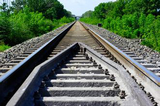 建設集大快速鐵路 促進區域經濟一體化發展