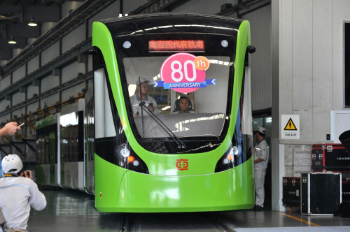 8月1日，中國首列完全自主化全線無接觸網“超級電容”現代有軌電車在中車株洲電力機車有限公司下線。新華社記者 龍弘濤 攝