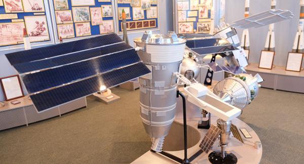 俄傳輸無線數據太陽能無人機首飛成功 能不間斷飛行50小時