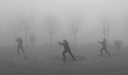 霧霾籠城，環保專家：因區域性燃煤排放增加