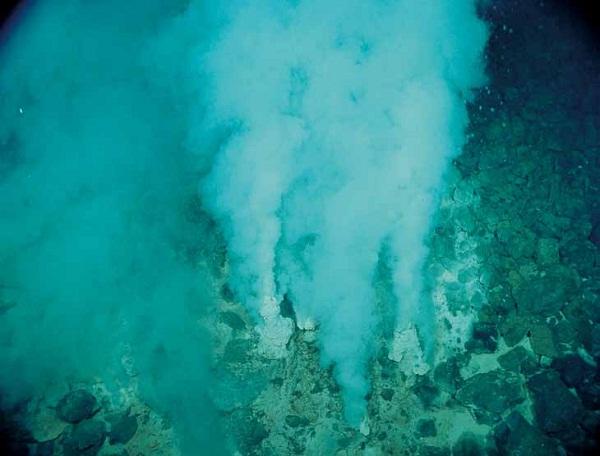 研究機構：深海熱液噴口竟是“天然發電廠”